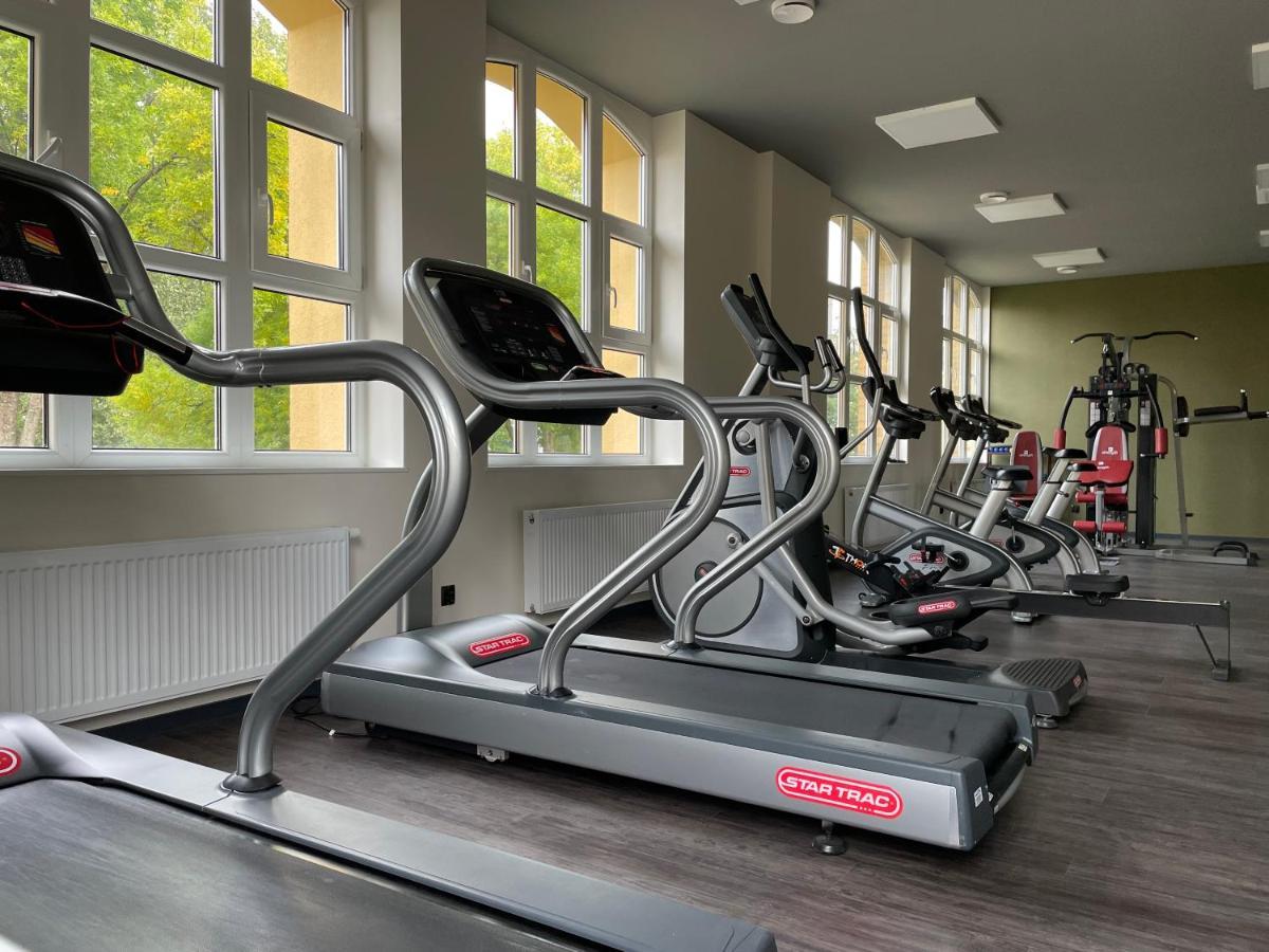Factory Resort Wellness & Spa コウォブジェク エクステリア 写真