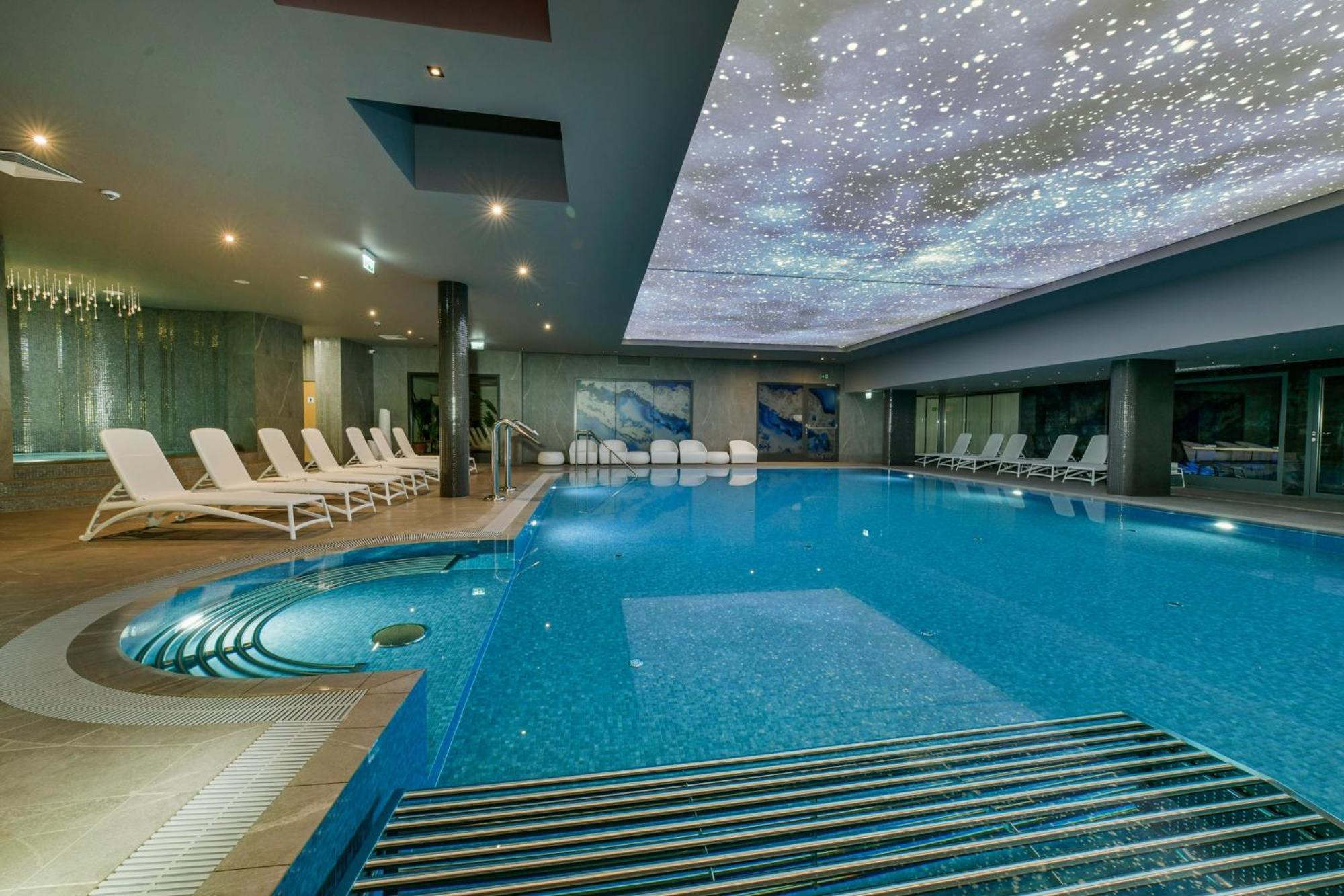 Factory Resort Wellness & Spa コウォブジェク エクステリア 写真