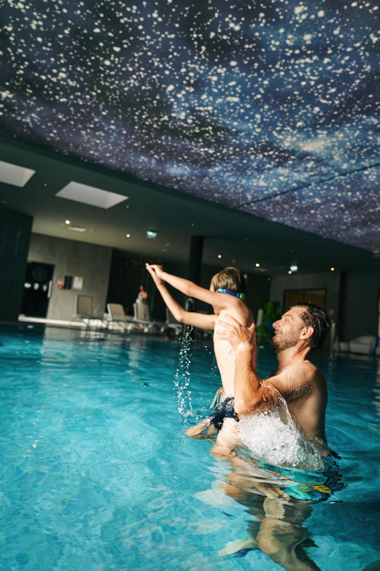 Factory Resort Wellness & Spa コウォブジェク エクステリア 写真